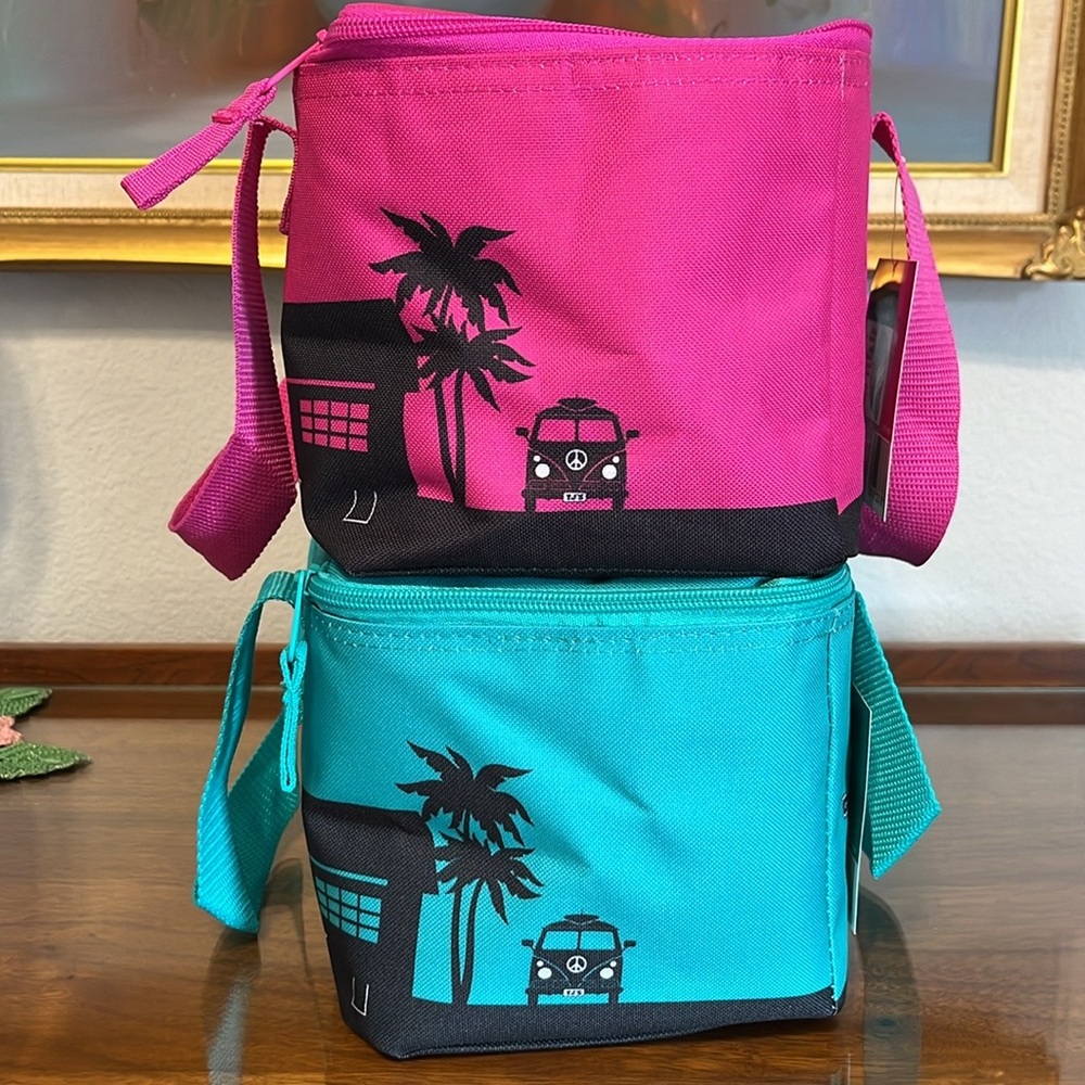 Trader Joe’s mini insulated bag 1- green & 1- pink NWT - Picture 2 of 6